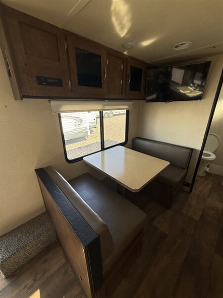 2017 Forest River Salem Cruise Lite 241QBXL, $ 11,750