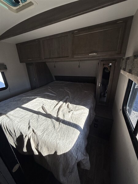2019 Winnebago Minnie Plus 27RBDS, $ 19,750