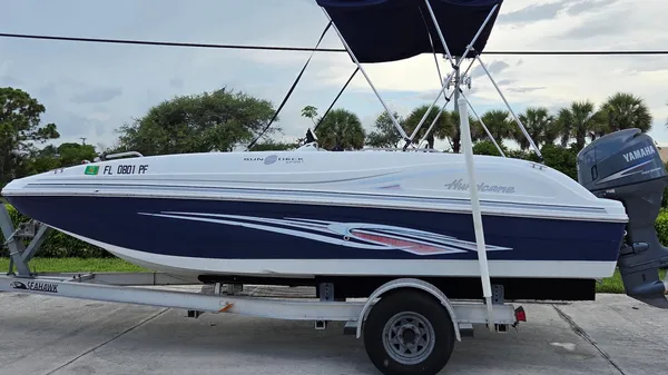 2011 Hurricane SunDeck Sport 188 OB, $ 16,900.00