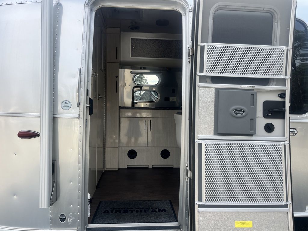 2019 Airstream International Serenity, $ 56,900