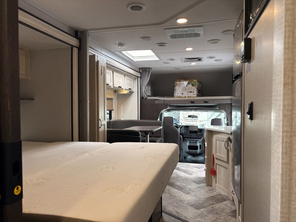 2021 Forest River Forester Classic 2441DS Ford Cha, $ 54,900