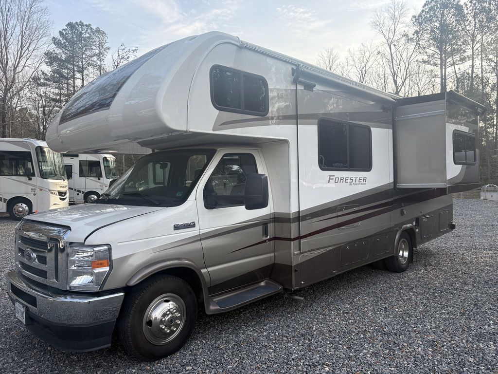 2021 Forest River Forester Classic 2441DS Ford Cha, $ 54,900