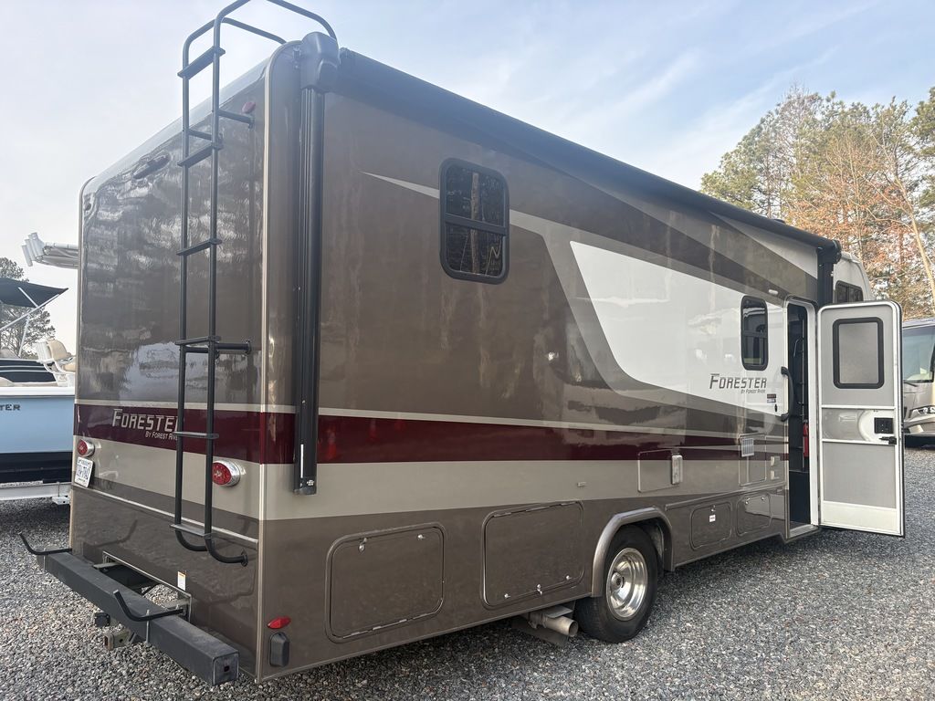 2021 Forest River Forester Classic 2441DS Ford Cha, $ 54,900