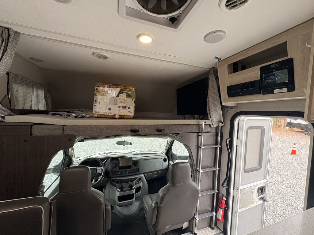 2021 Forest River Forester Classic 2441DS Ford Cha, $ 54,900