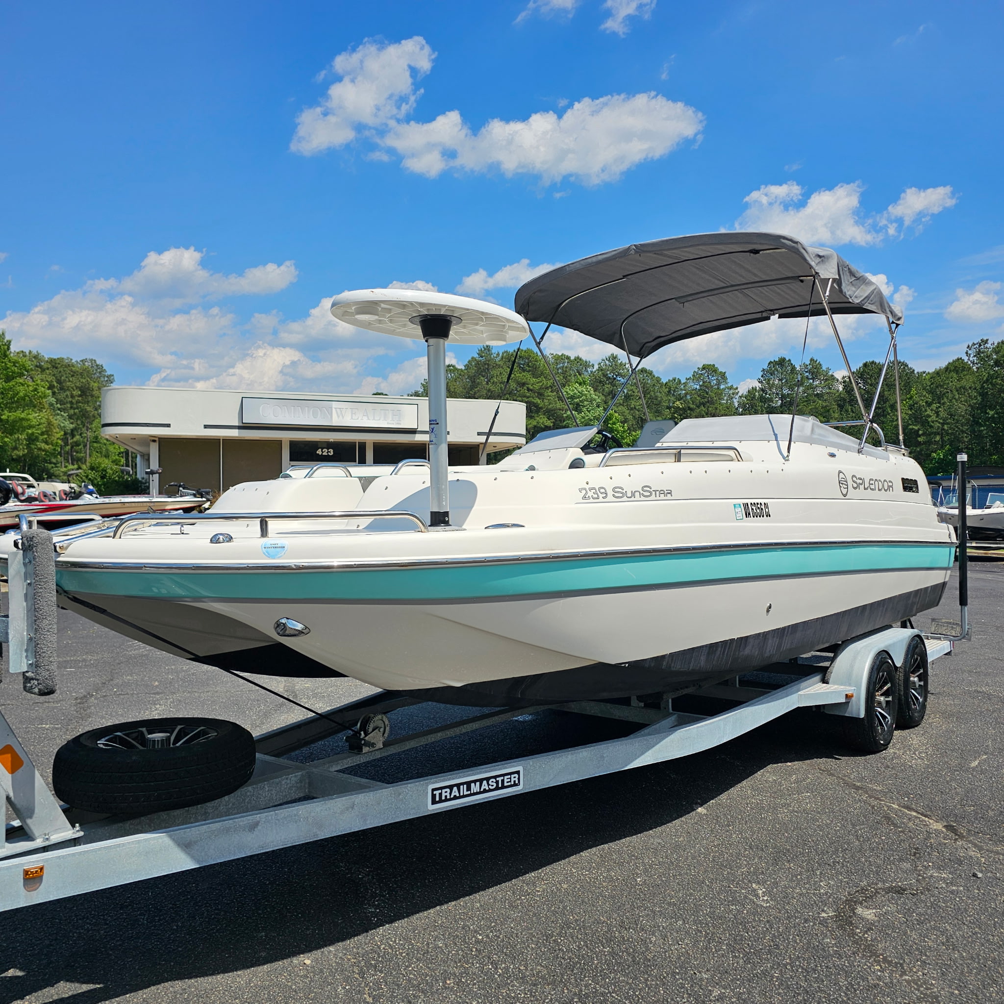 2022 Splendor Boats 239 Sunstar, $ 37,900.00
