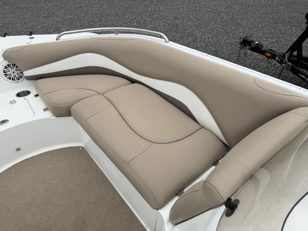 2016 Hurricane SS202, $ 16,900.00