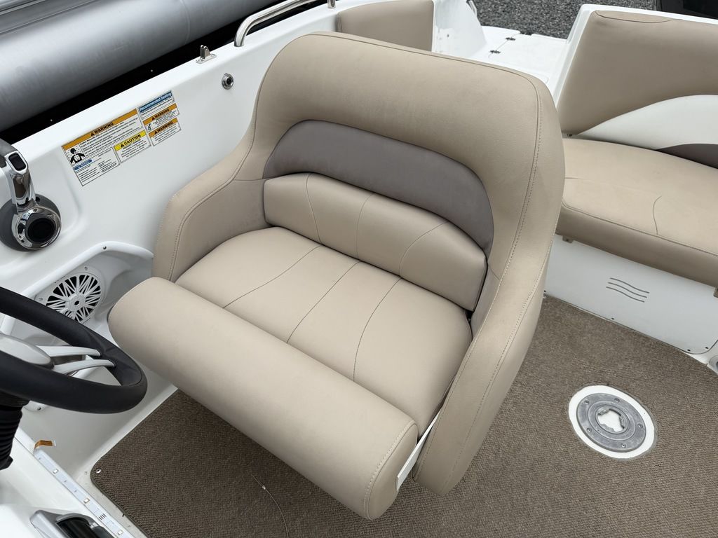 2016 Hurricane SS202, $ 16,900.00