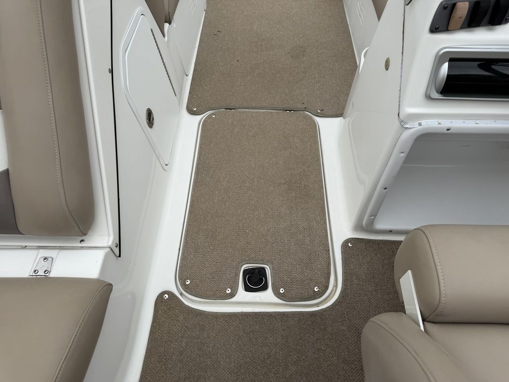 2016 Hurricane SS202, $ 16,900.00
