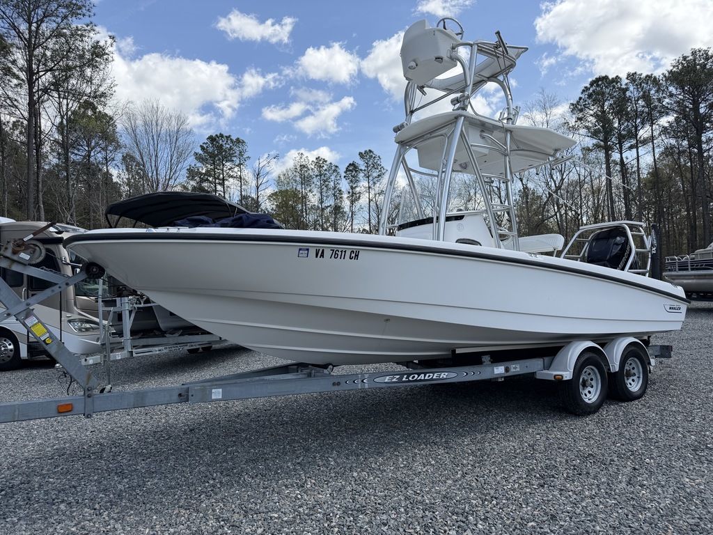 2009 Boston Whaler® 230 Dauntless, $ 49,900.00