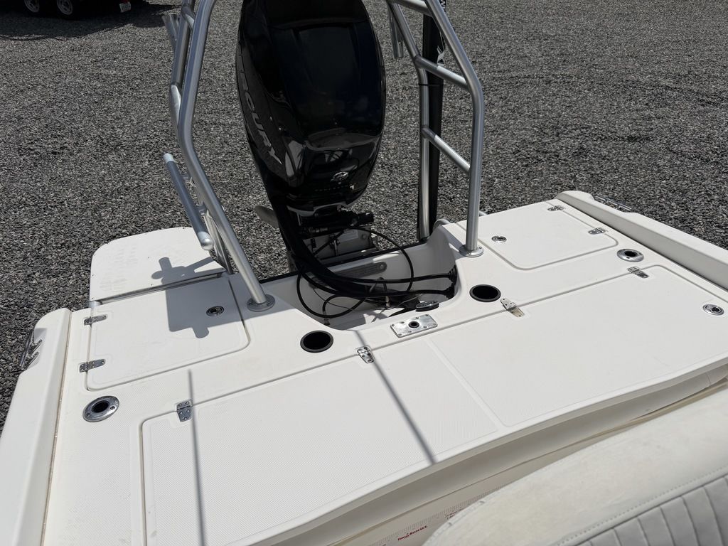 2009 Boston Whaler® 230 Dauntless, $ 49,900.00