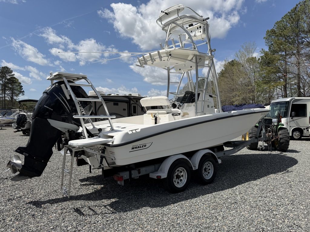2009 Boston Whaler® 230 Dauntless, $ 49,900.00