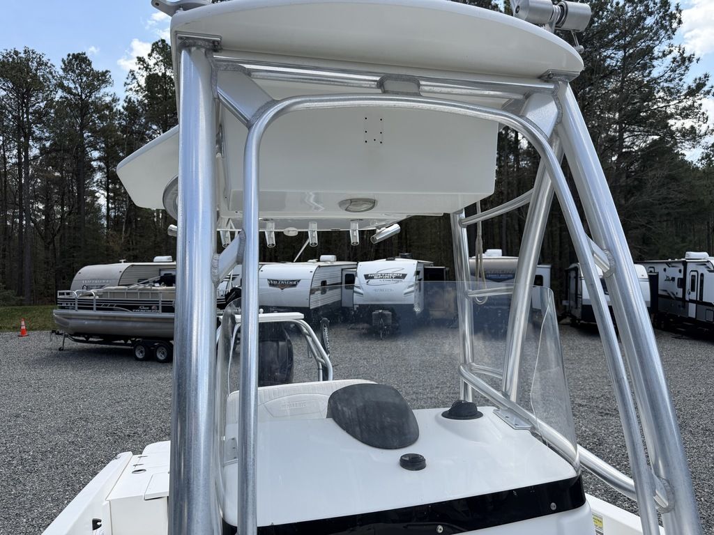 2009 Boston Whaler® 230 Dauntless, $ 49,900.00