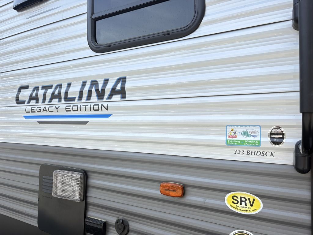 2022 Coachmen Catalina Legacy Series M-323 BHDSCK, $ 23,900