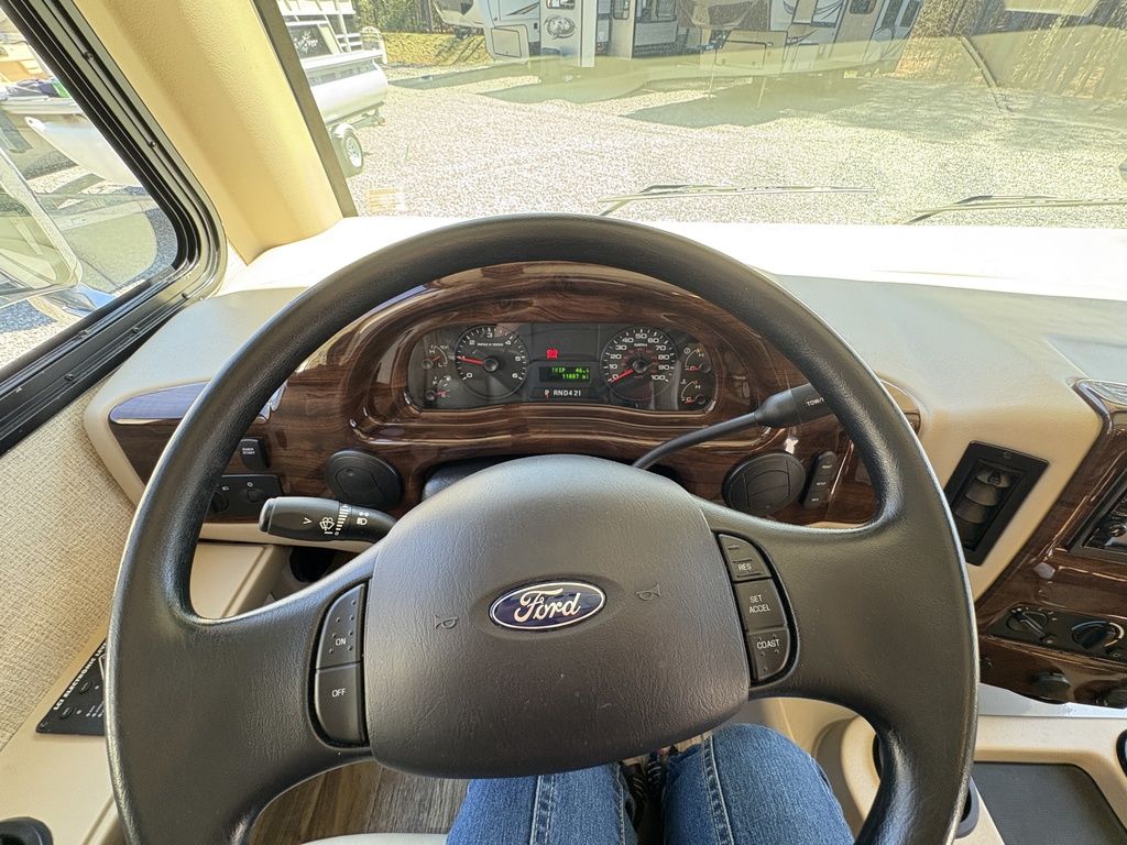 2017 Thor Motor Coach A.C.E. 30.4, $ 34,900