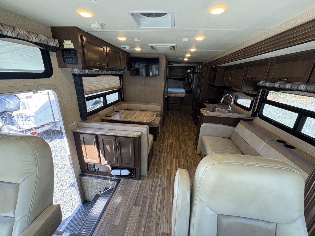 2017 Thor Motor Coach A.C.E. 30.4, $ 34,900