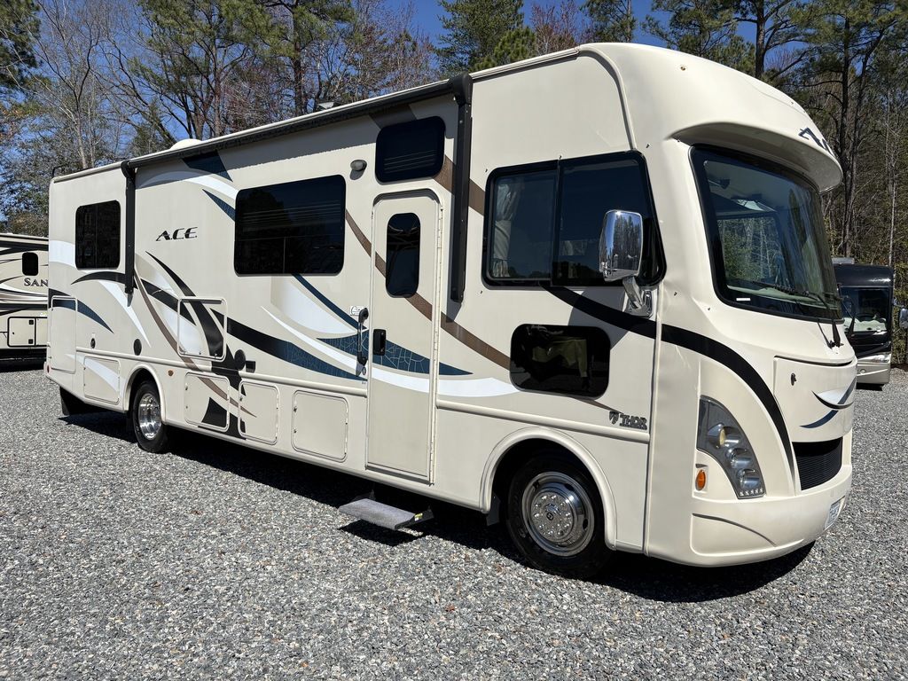 2017 Thor Motor Coach A.C.E. 30.4, $ 34,900