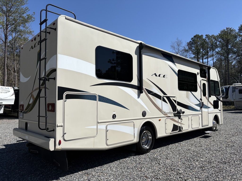 2017 Thor Motor Coach A.C.E. 30.4, $ 34,900