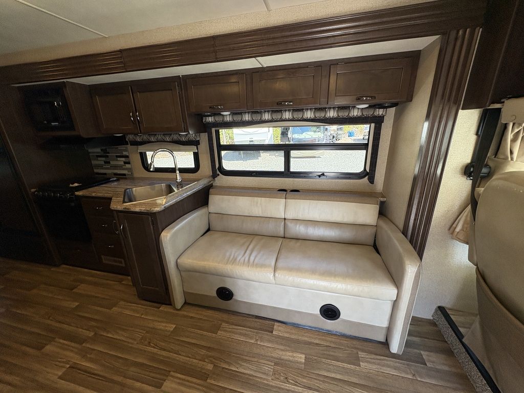 2017 Thor Motor Coach A.C.E. 30.4, $ 34,900