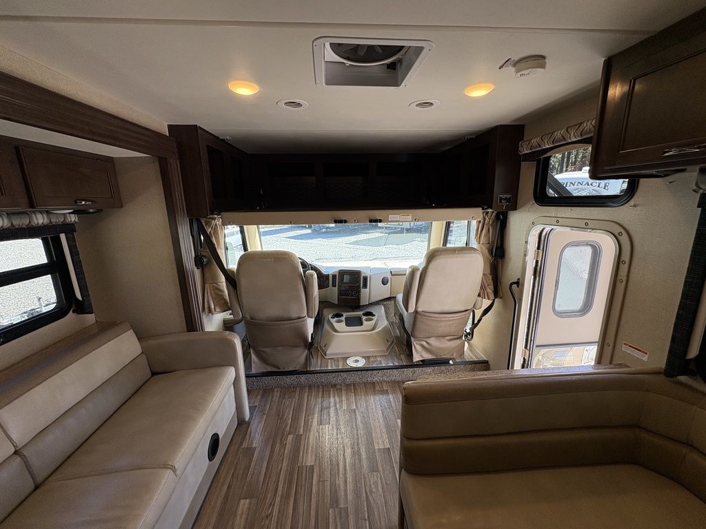 2017 Thor Motor Coach A.C.E. 30.4, $ 34,900