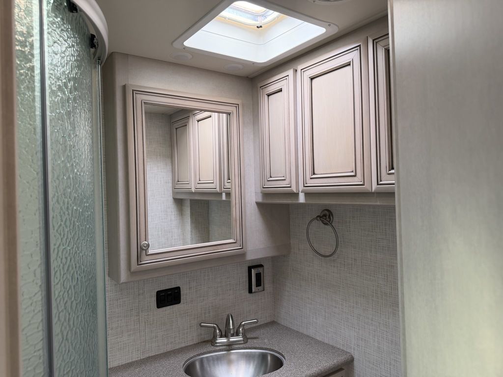 2020 Newmar Bay Star Sport 3008, $ 74,900