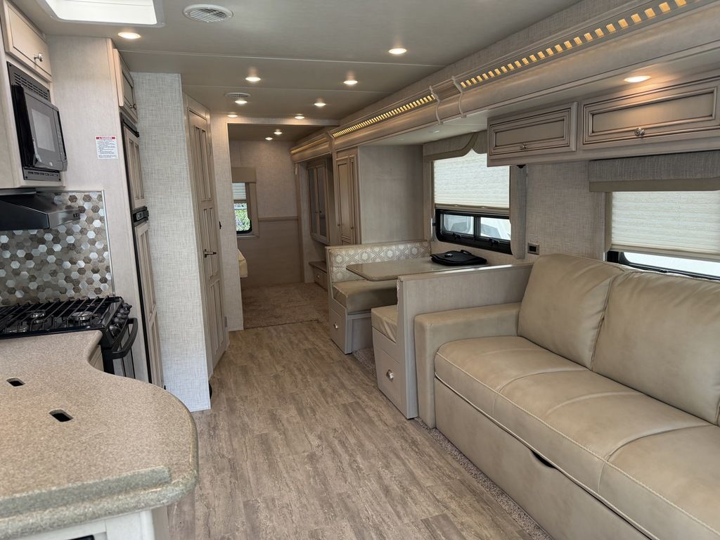 2020 Newmar Bay Star Sport 3008, $ 74,900