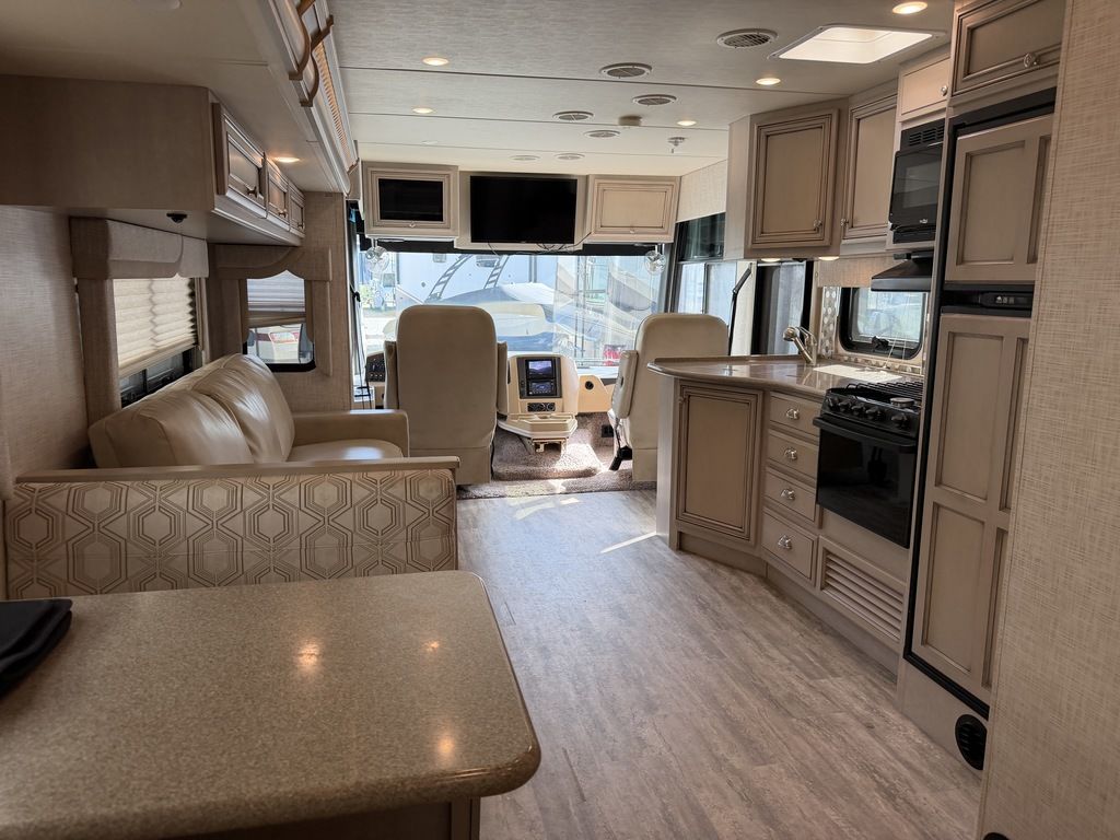 2020 Newmar Bay Star Sport 3008, $ 74,900
