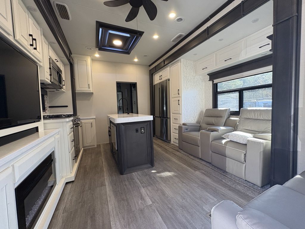2023 DRV Mobile Suites MS Orlando, $ 124,900