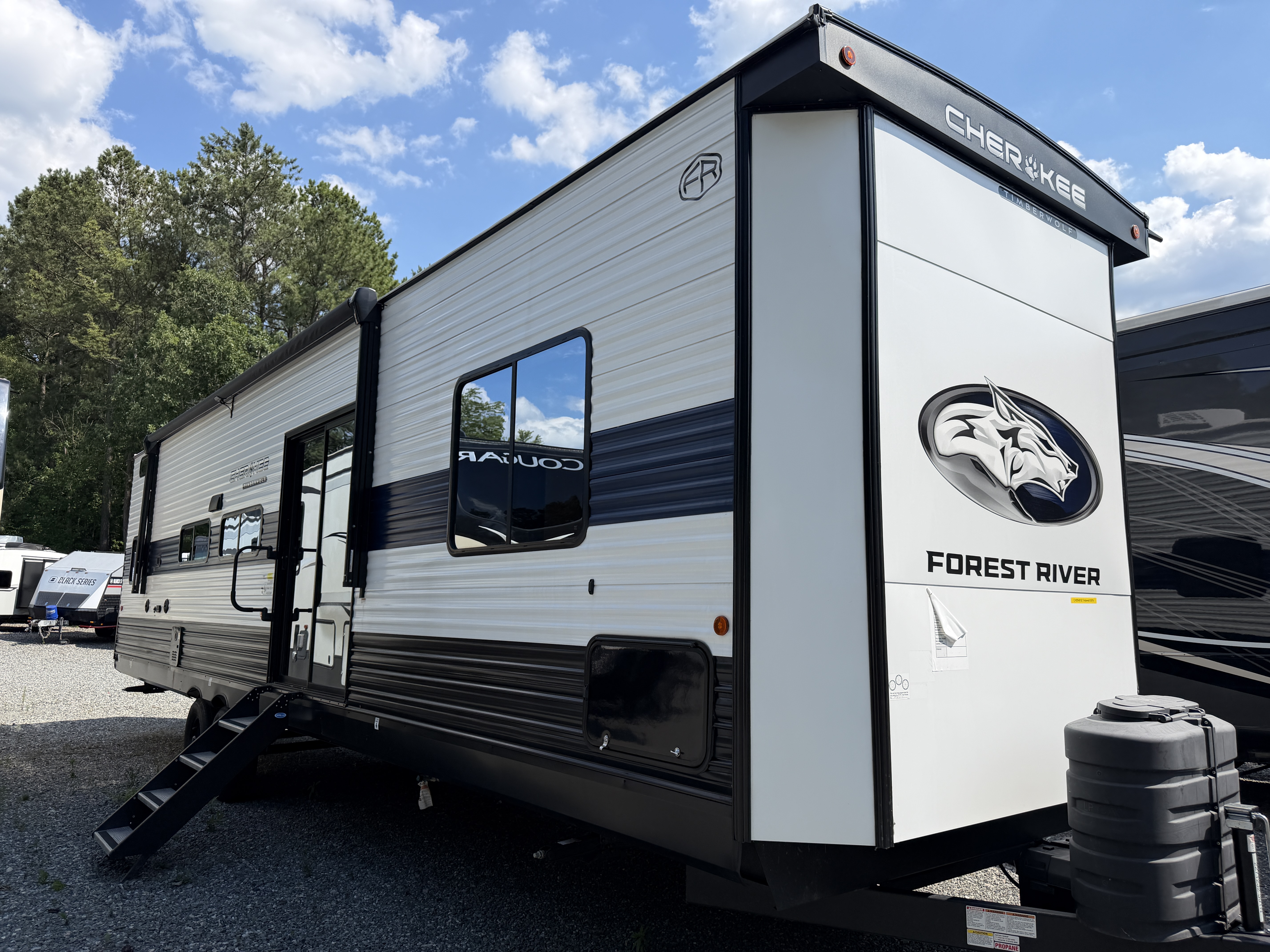 2025 Forest River Cherokee Timberwolf 39TN, $ 39,900