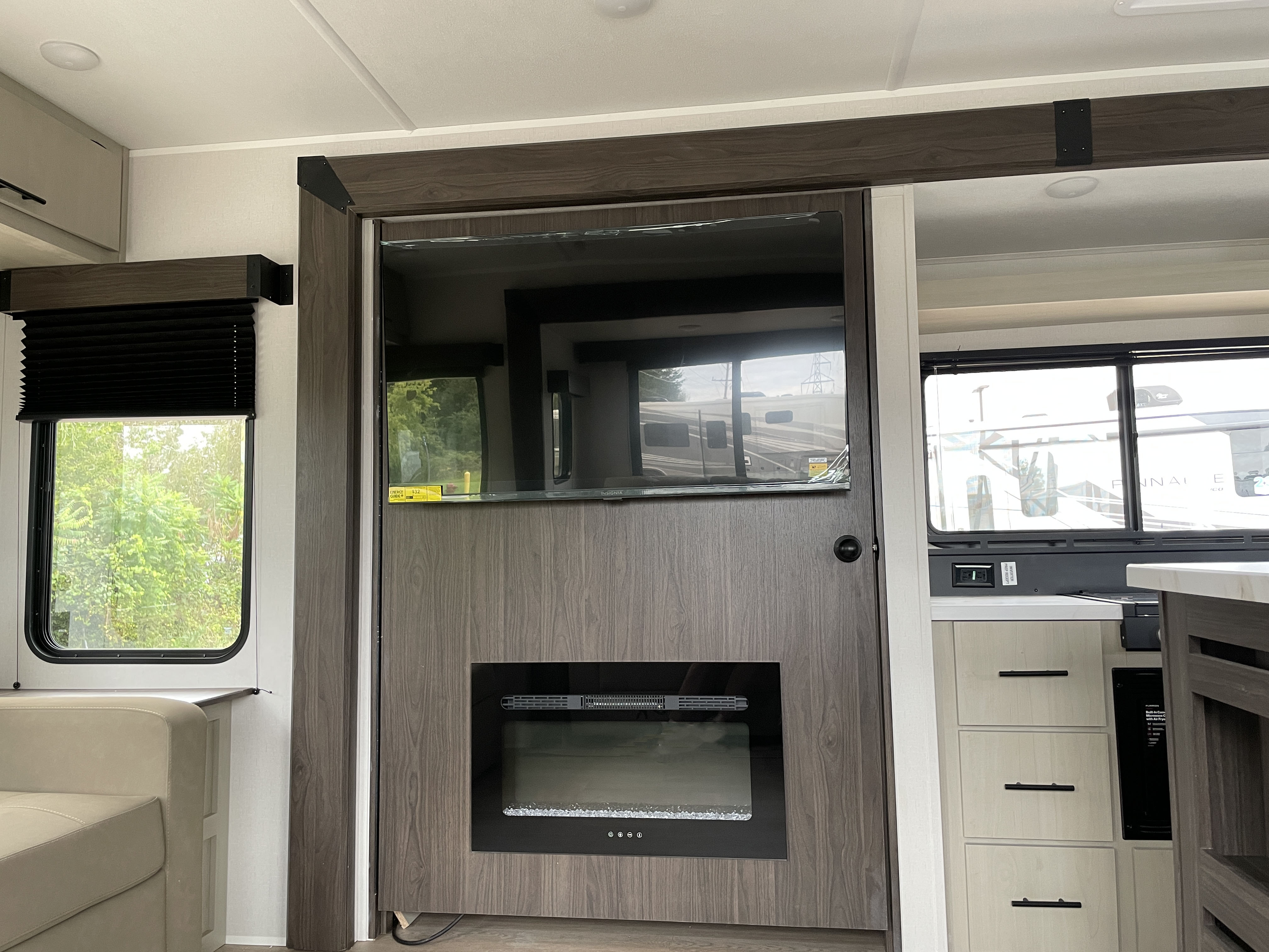 2027 Forest River Cherokee Alpha Wolf 28RLX, $ 39,999