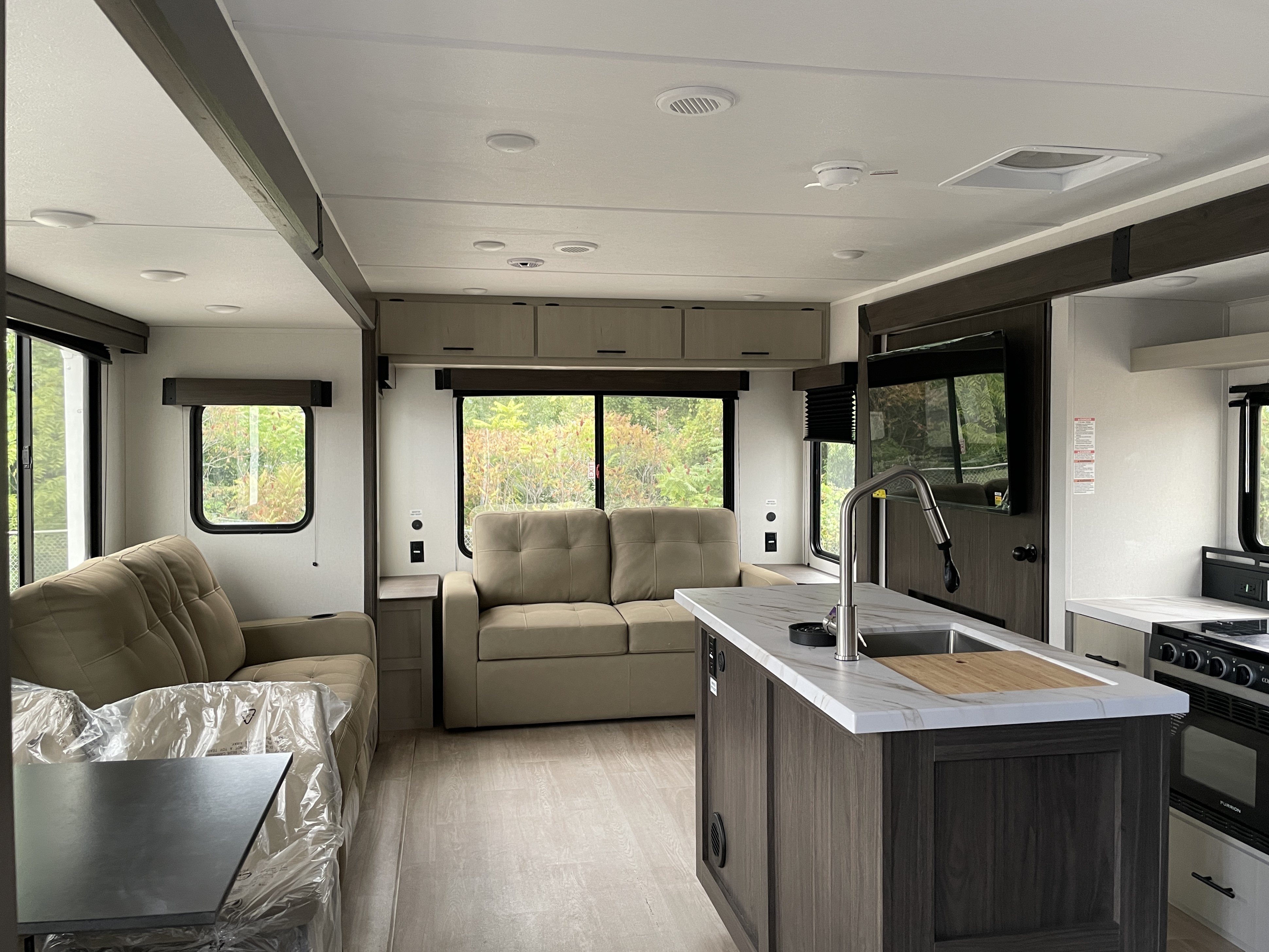 2027 Forest River Cherokee Alpha Wolf 28RLX, $ 39,999