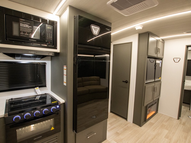 2026 Keystone Bullet Premium 265FKS, $ 37,990