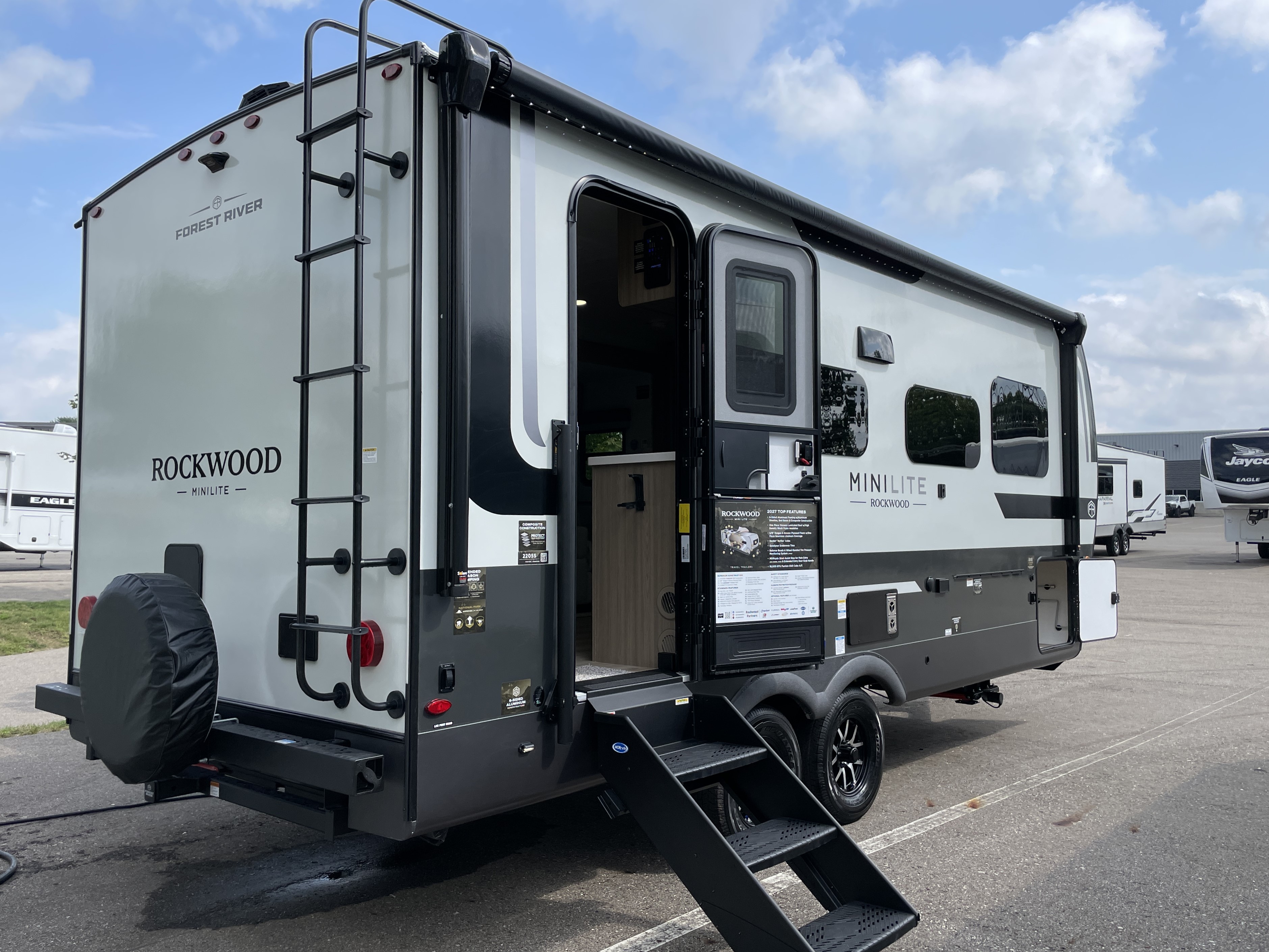 2027 Forest River Rockwood Mini Lite 2205S, $ 39,950