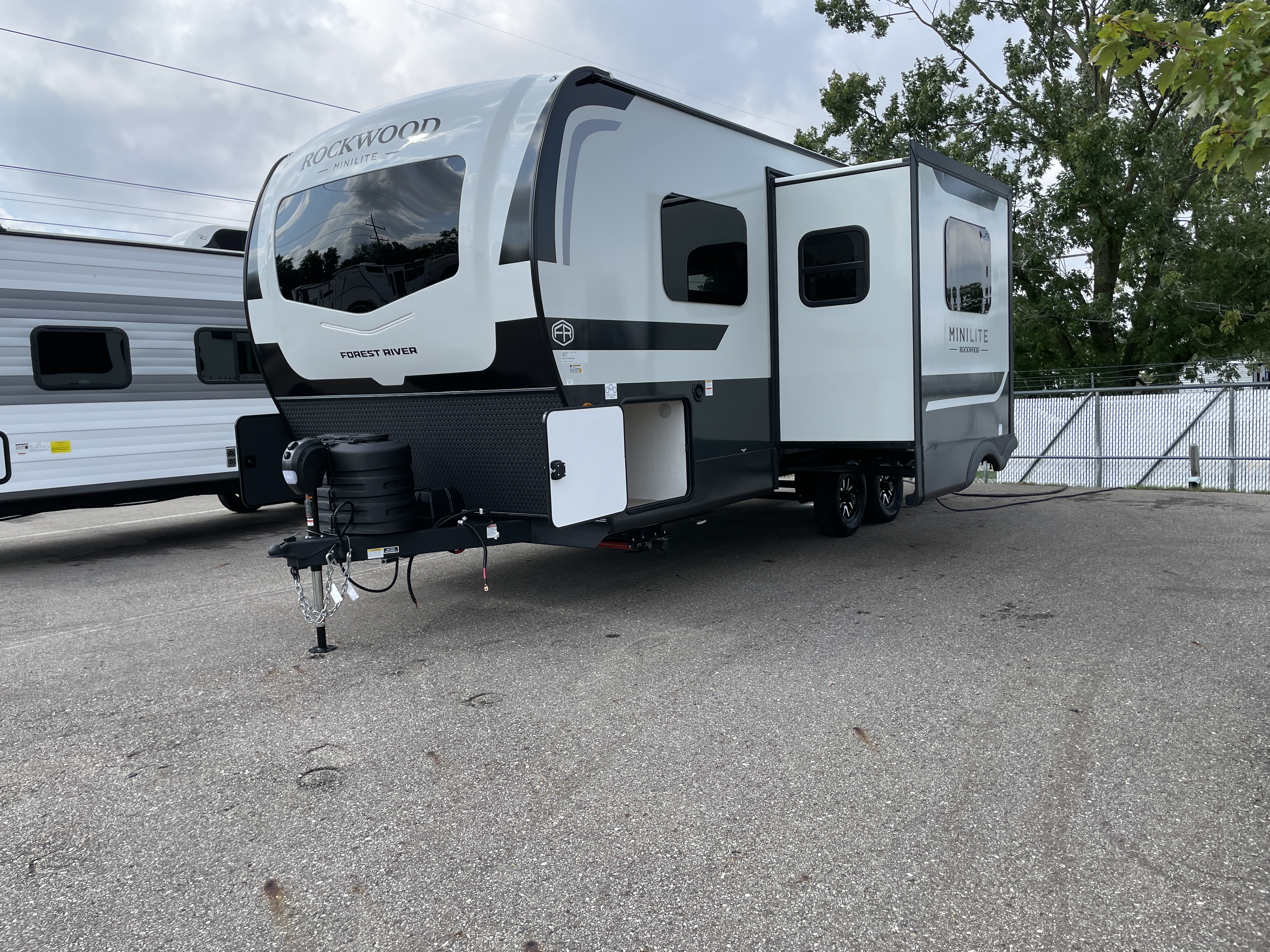 2027 Forest River Rockwood Mini Lite 2205S, $ 39,950