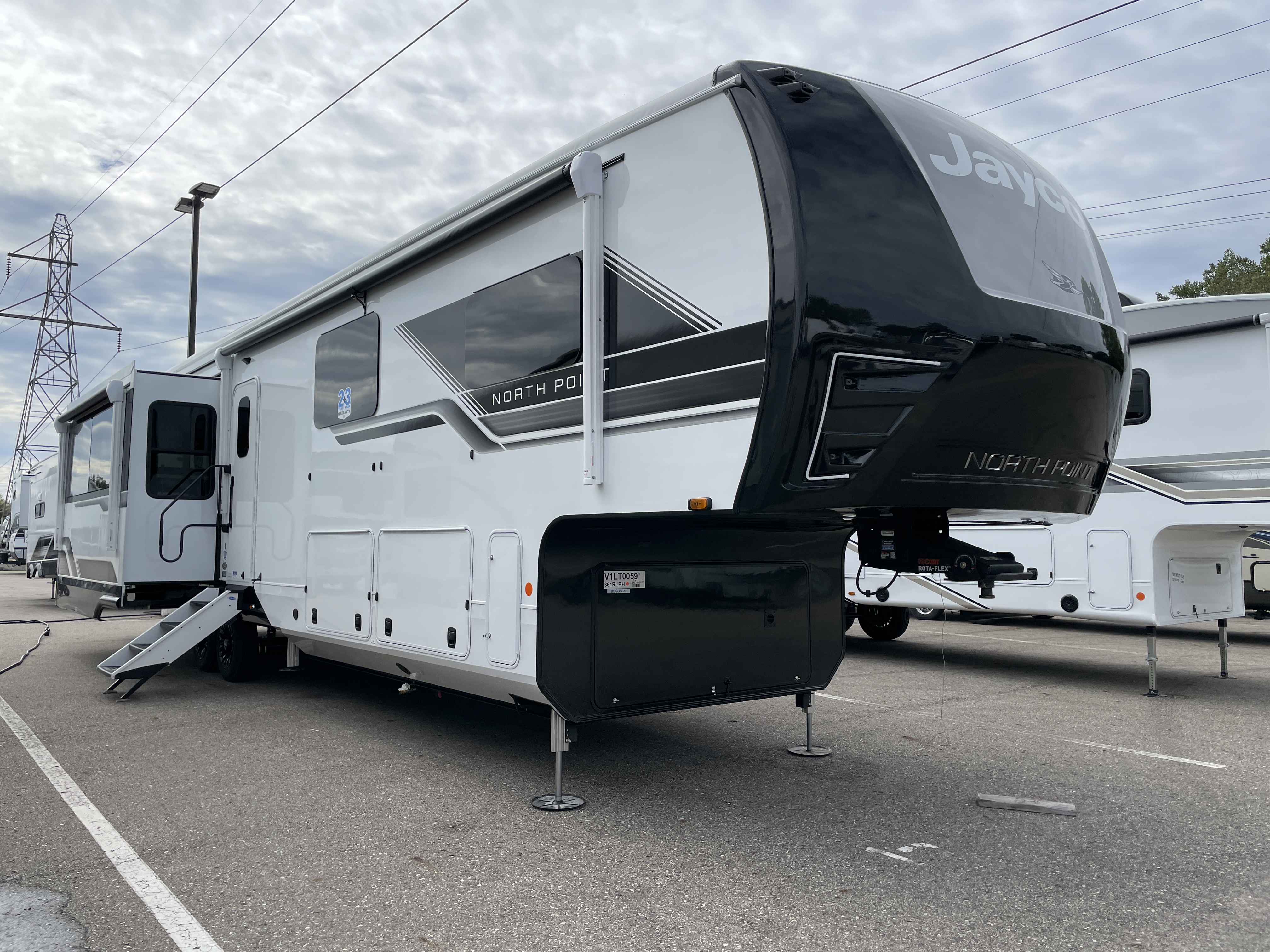 2027 Jayco North Point 361RLBH, $ 99,990