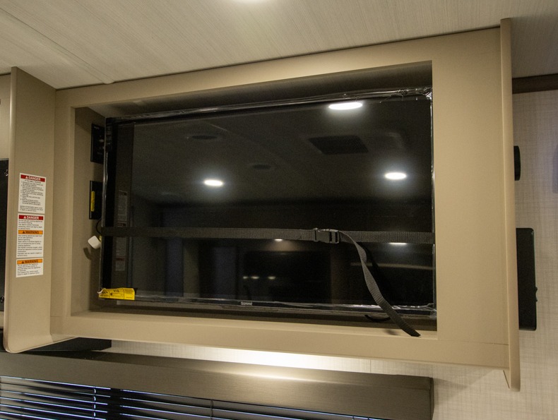 2026 Keystone Cougar Half-Ton (Travel Trailer) 25R, $ 39,999