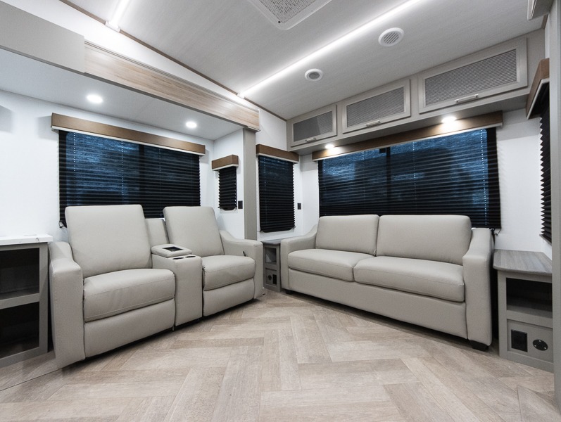 2025 Keystone Sprinter 3210RLS, $ 59,999