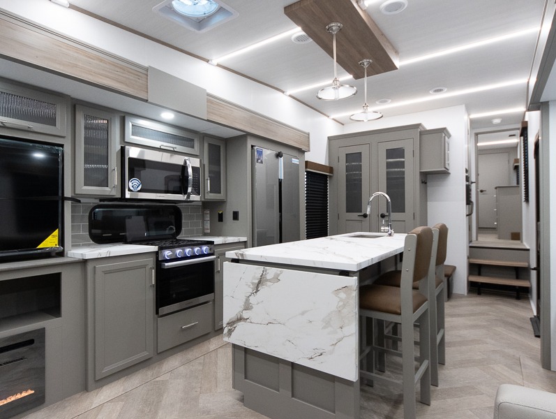 2025 Keystone Sprinter 3210RLS, $ 59,999