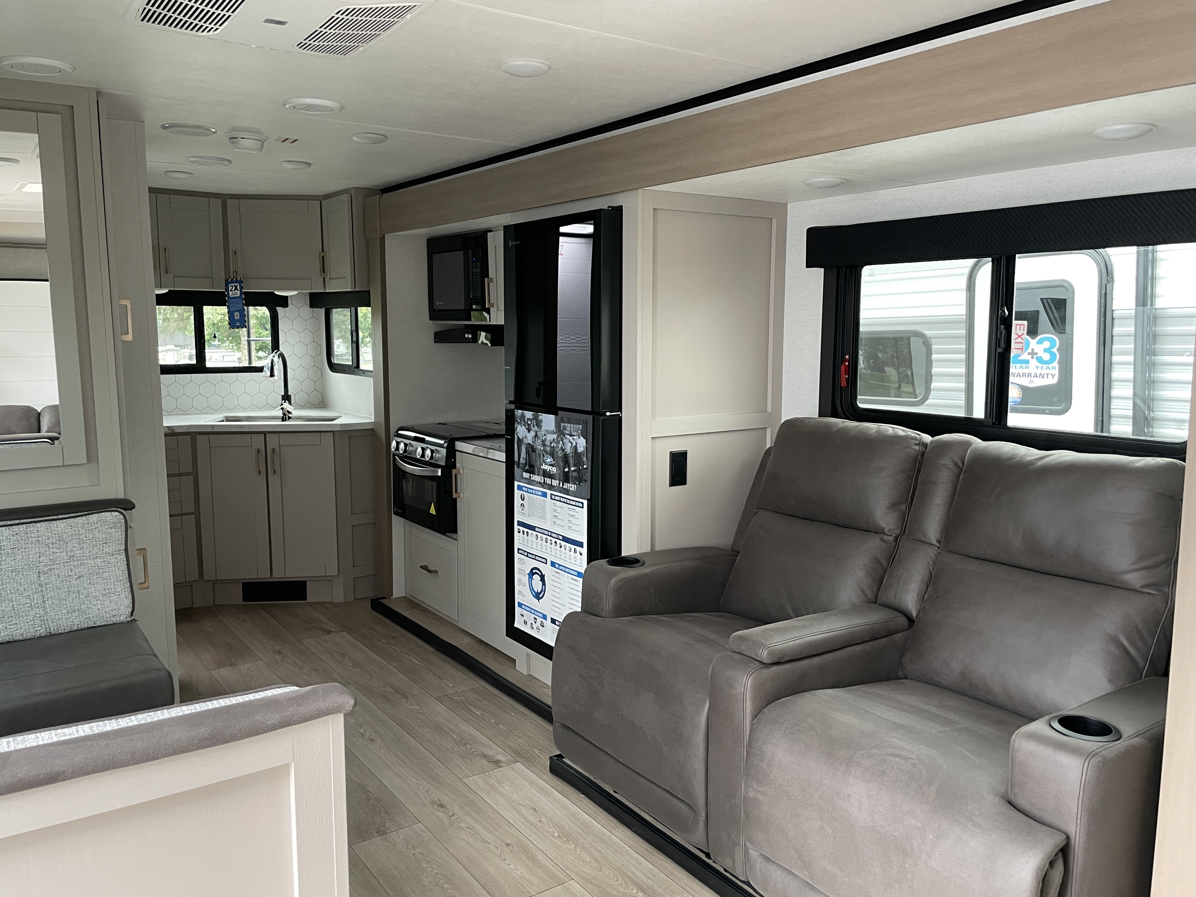 2027 Jayco Jay Feather 21MML, $ 32,995