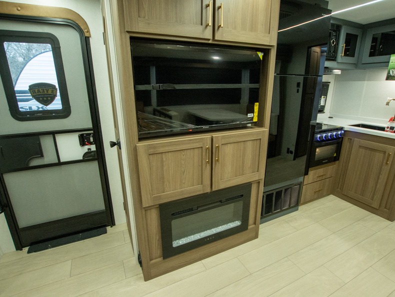 2026 CrossRoads Sunset Trail SS253RB, $ 37,999