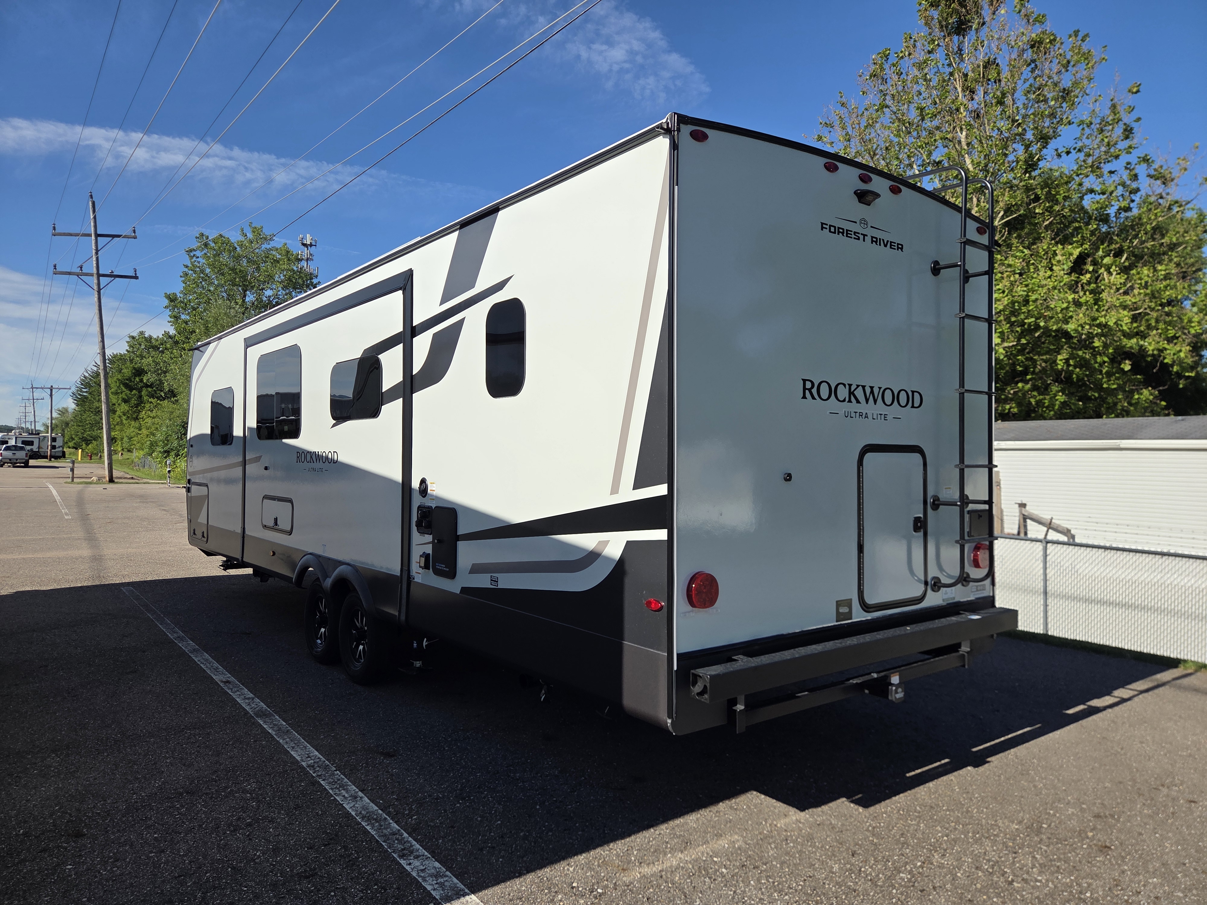 2027 Forest River Rockwood Ultra Lite 2706BH, $ 49,990