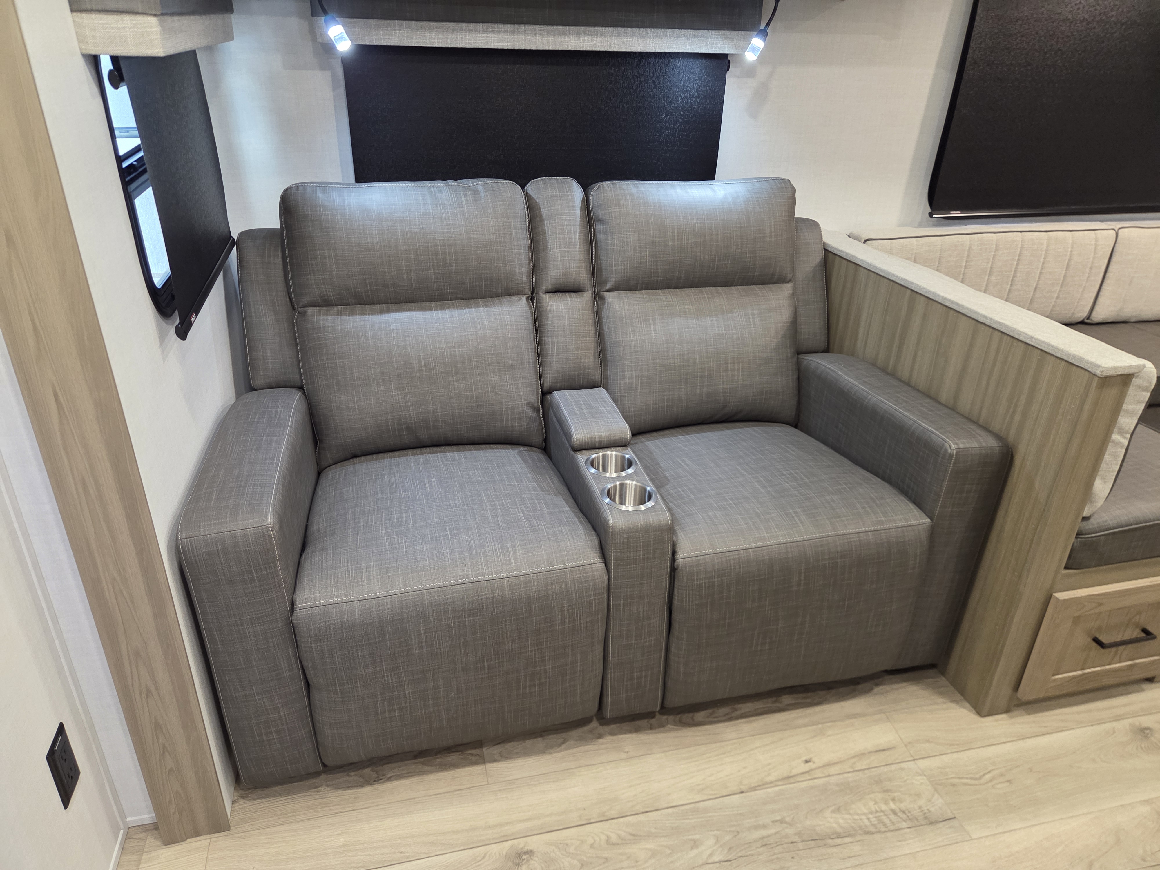 2027 Forest River Rockwood Ultra Lite 2706BH, $ 49,990