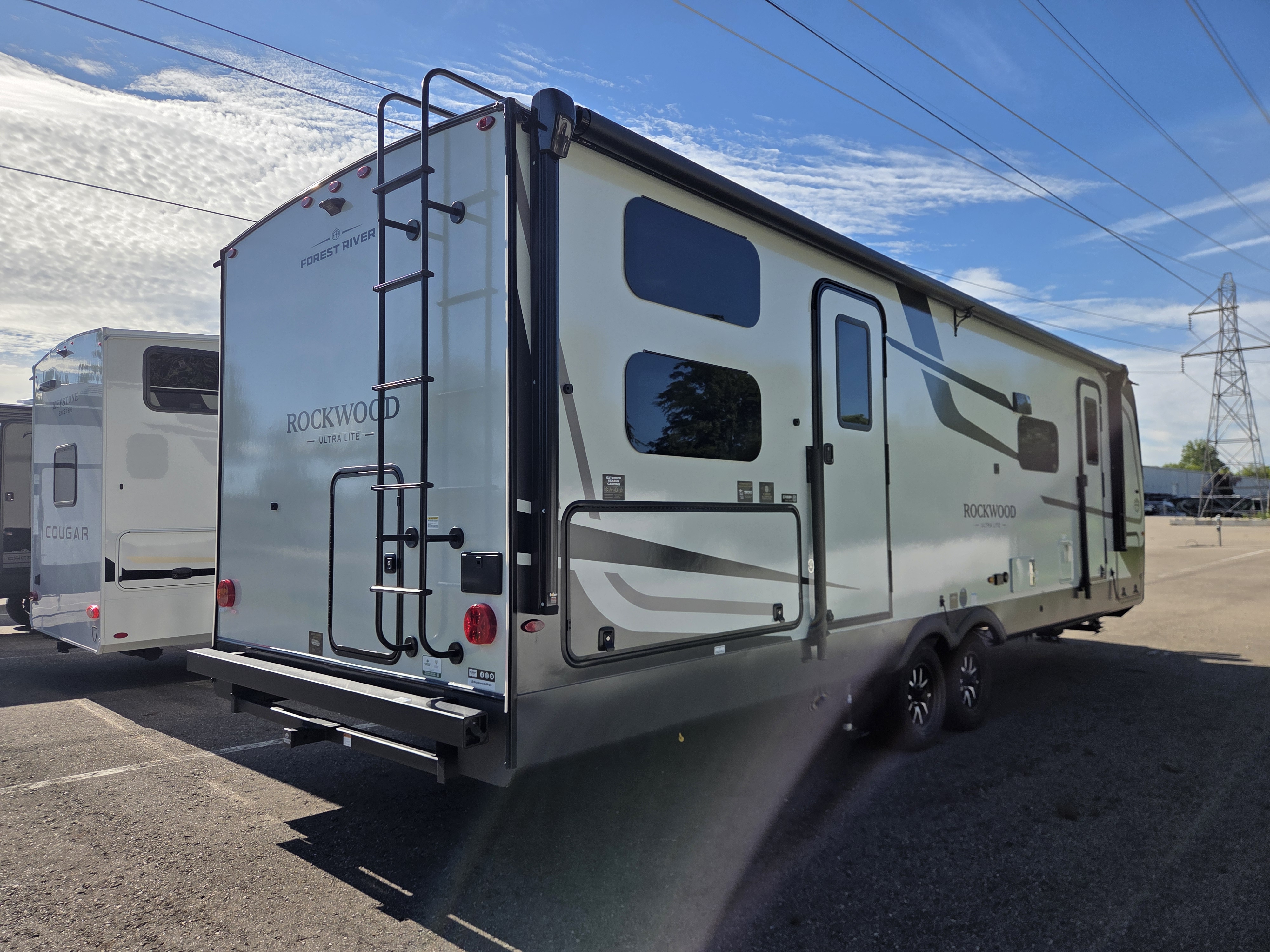 2027 Forest River Rockwood Ultra Lite 2706BH, $ 49,990