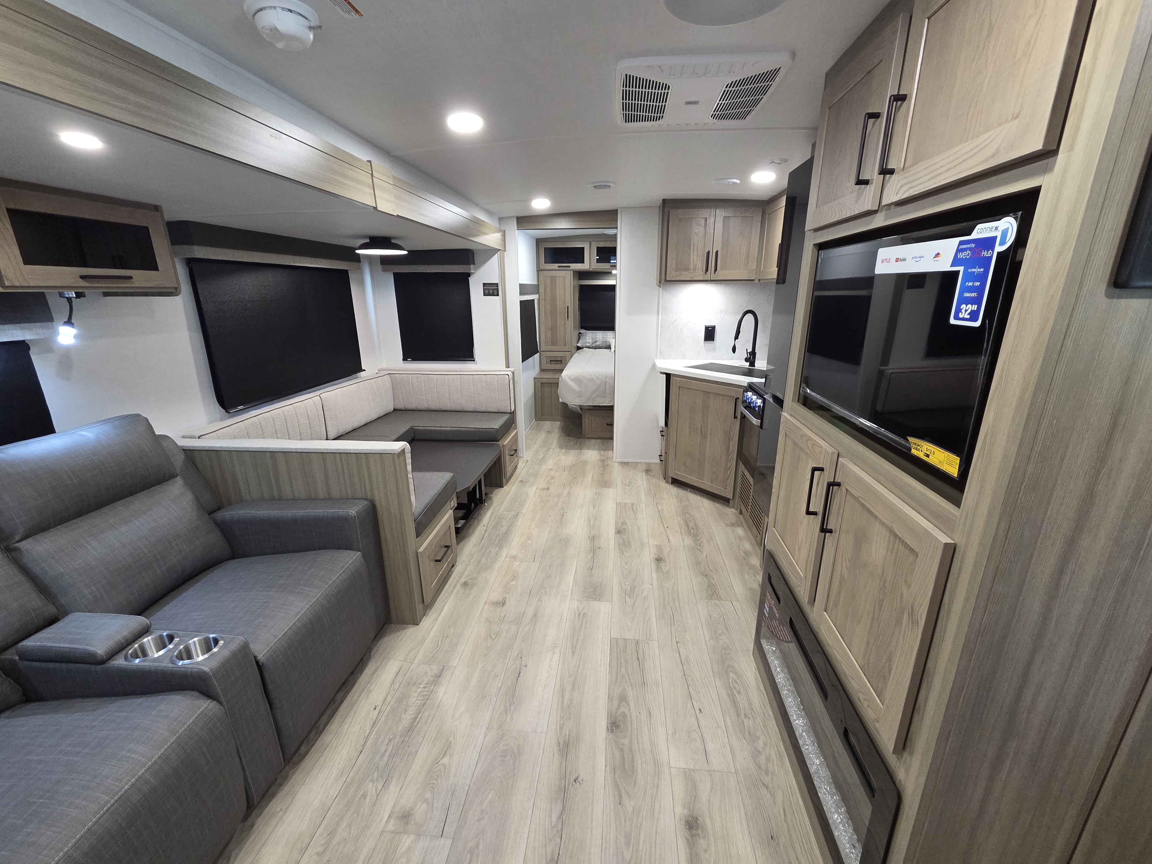 2027 Forest River Rockwood Ultra Lite 2706BH, $ 49,990