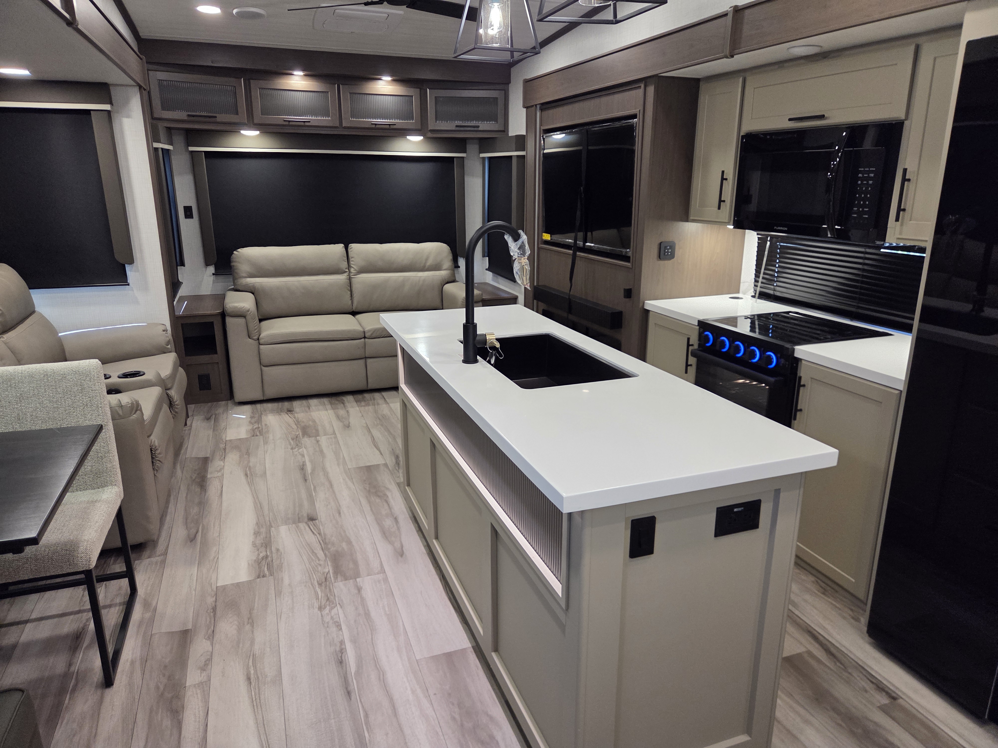 2027 Keystone Cougar 316RLS, $ 72,990