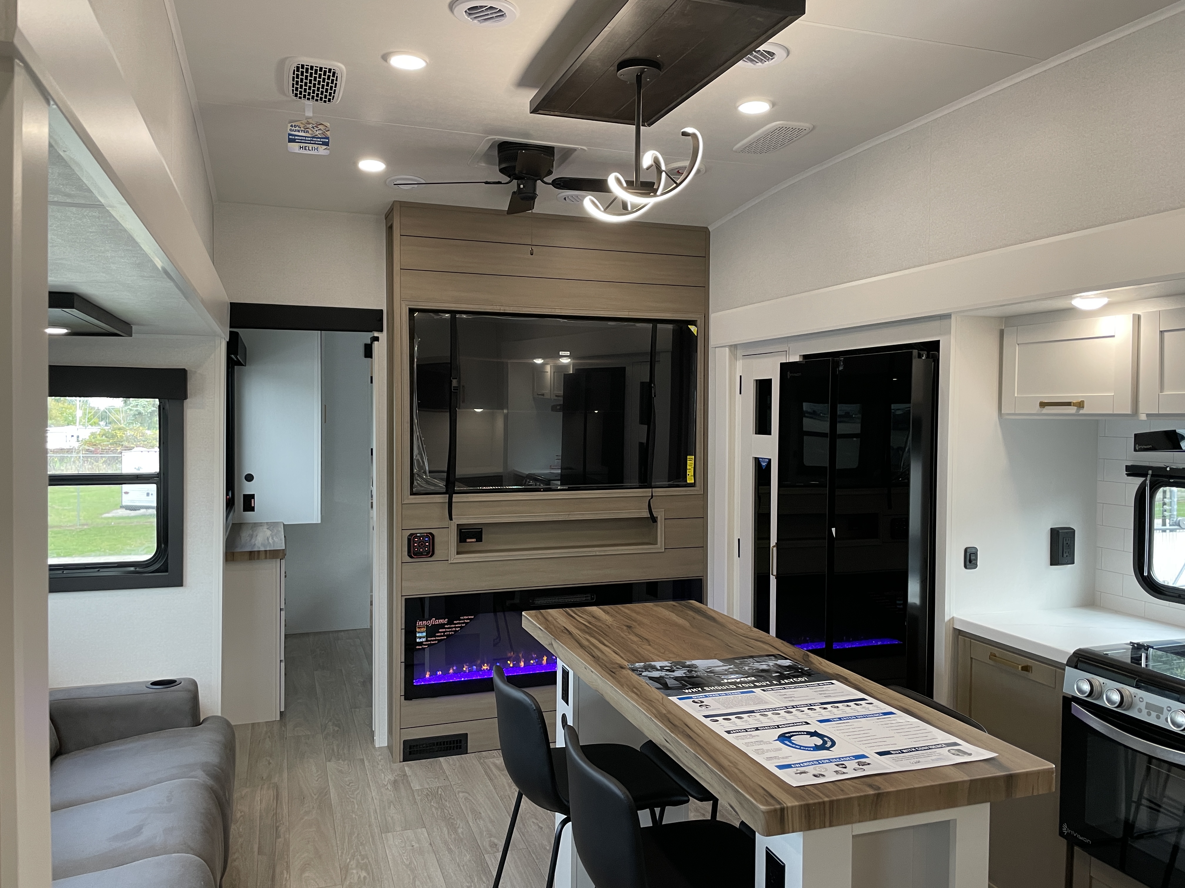 2027 Jayco Eagle 367TBTS, $ 75,995