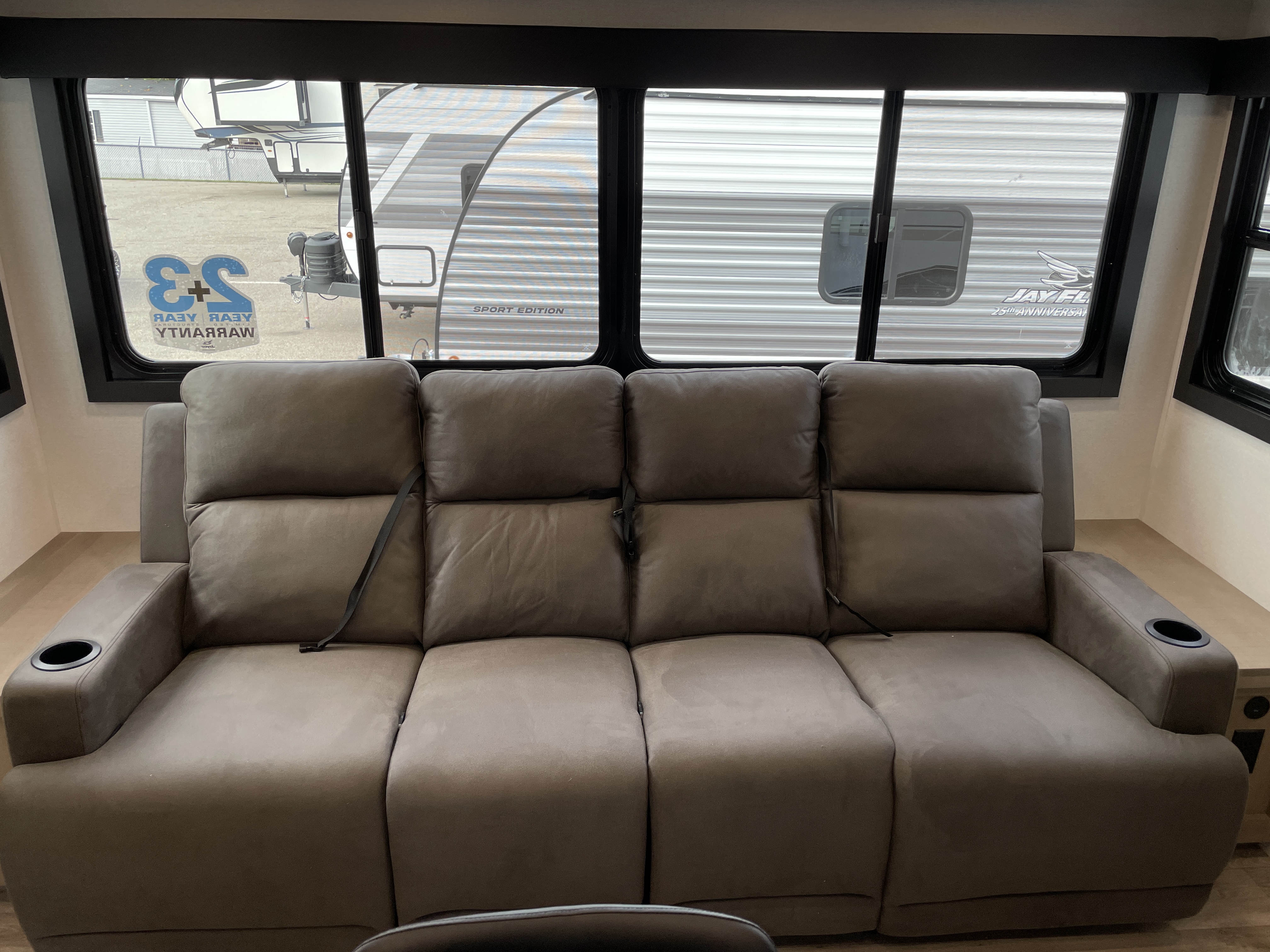 2027 Jayco Eagle 367TBTS, $ 75,995