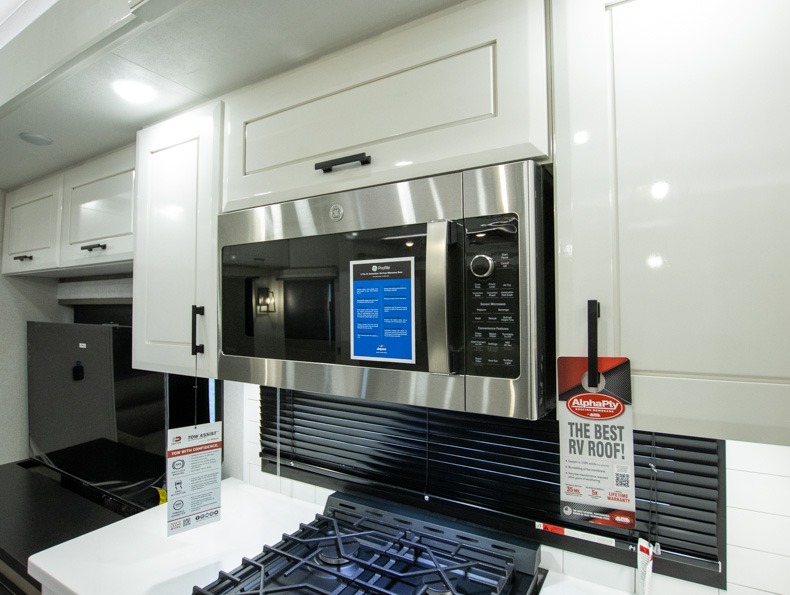 2026 Jayco Pinnacle 32RLTS, $ 92,999