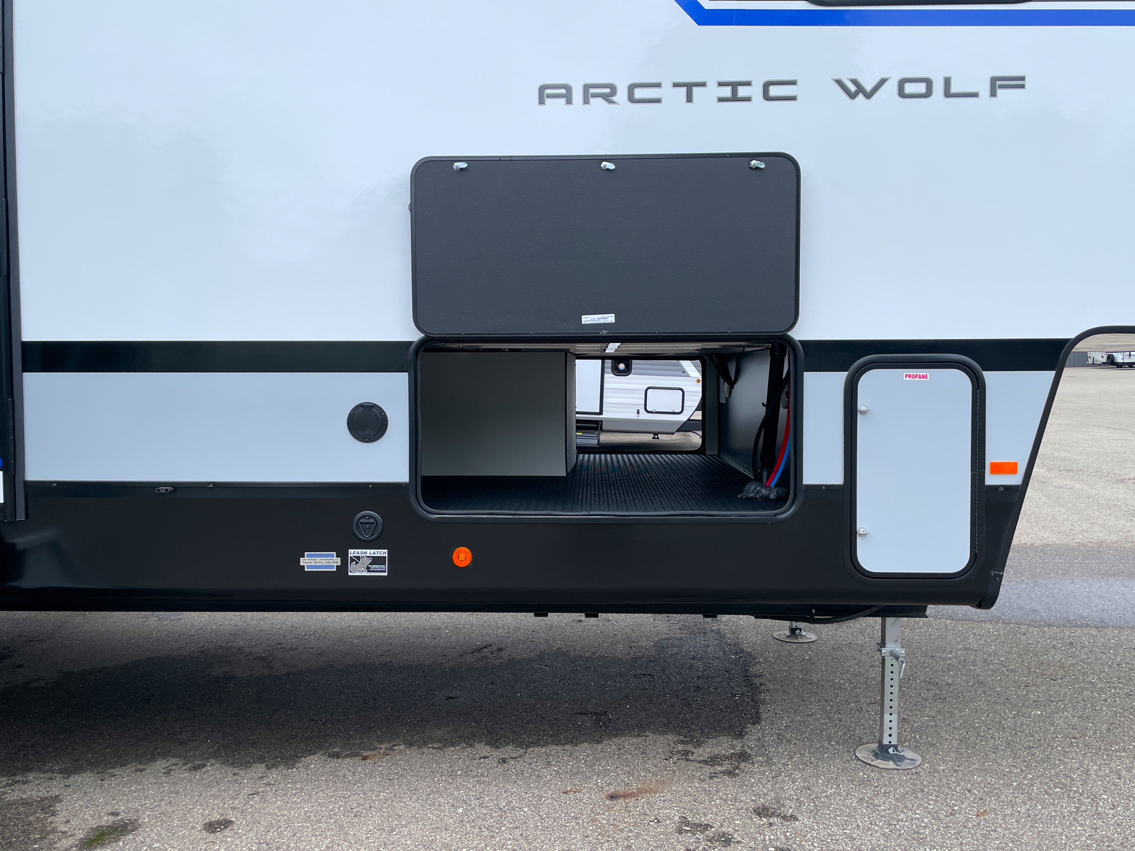 2027 Forest River Cherokee Arctic Wolf 38DST, $ 69,999