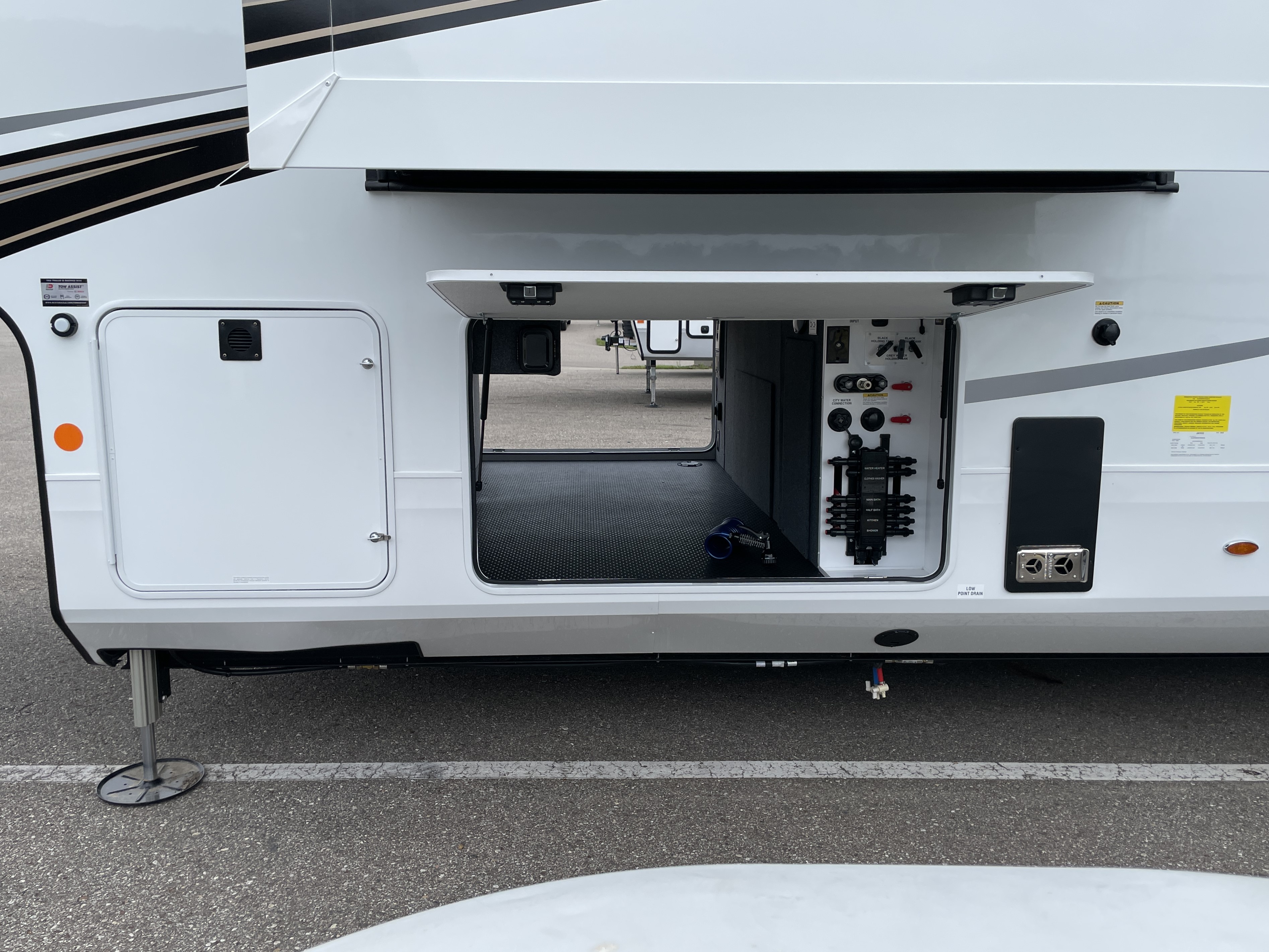 2027 Jayco Pinnacle 38FBRK, $ 136,495