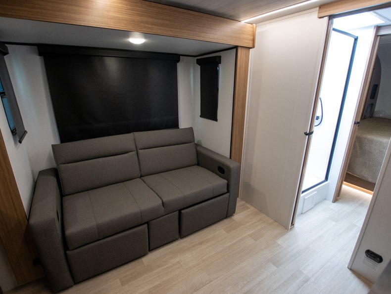 2026 Keystone Reign 19RK, $ 26,999